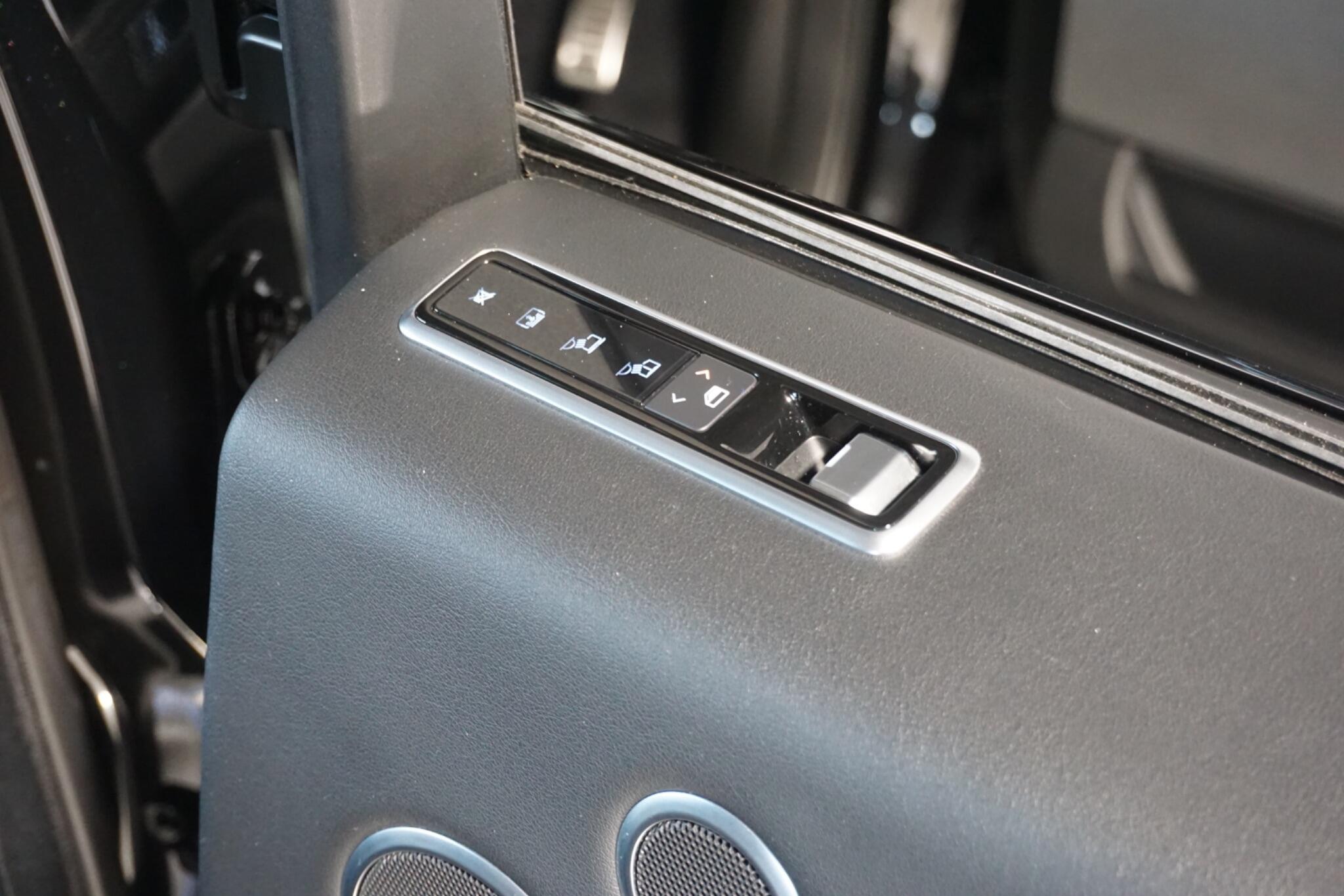 Land Rover Range Rover 2.0 P400e 13.1kWh Westminster Black SUV 5dr Petrol Plug-in Hybrid Auto 4WD Euro 6 (s/s) (404 ps)